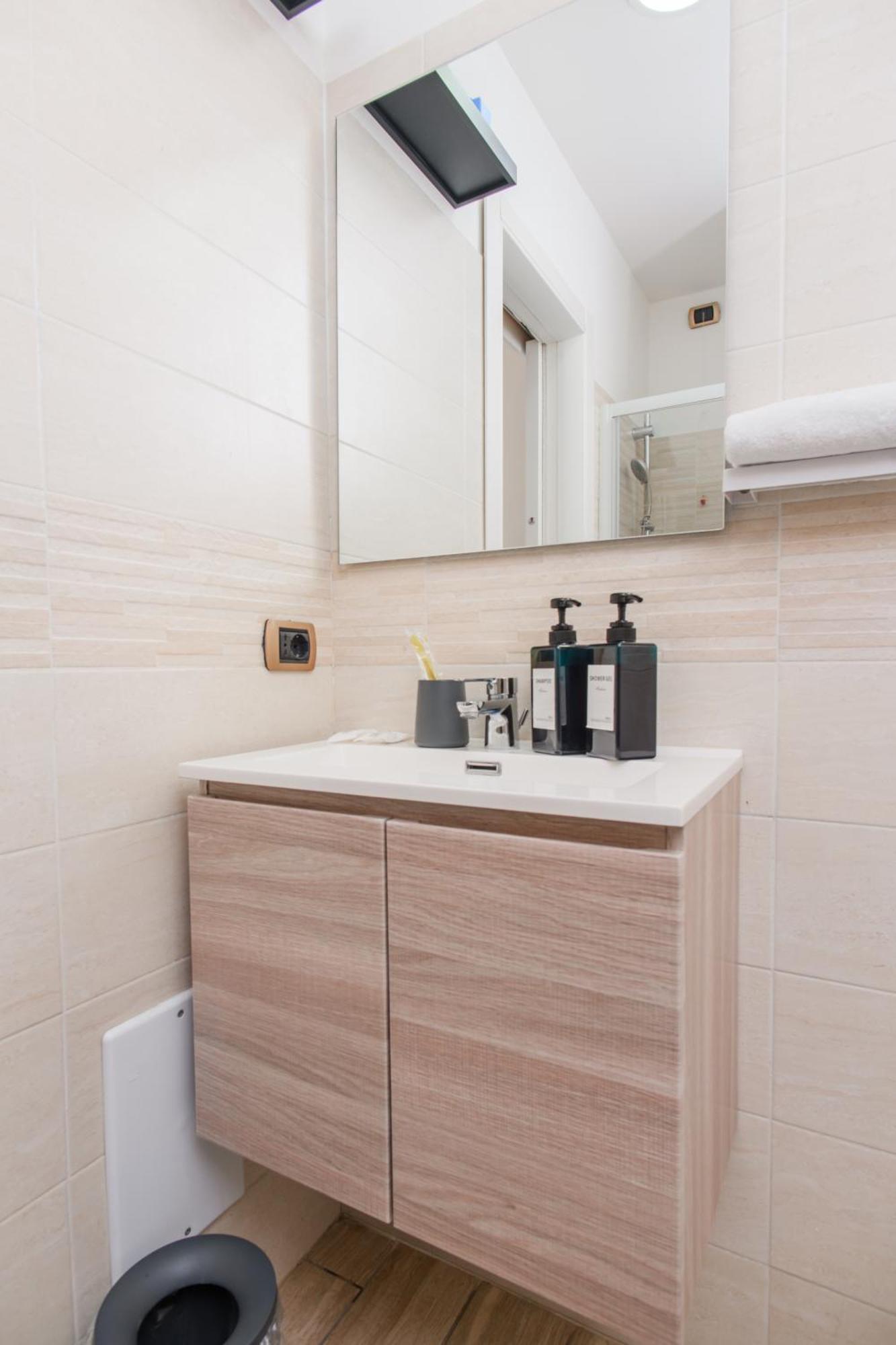 Double Room Private Bathroom